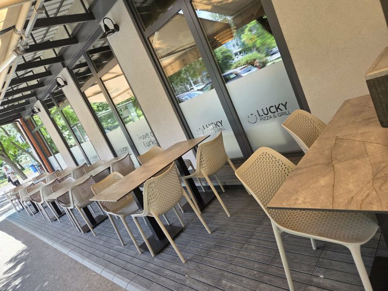 A Lucky Pizza & Grill terasza a Csongrádi sugárúton